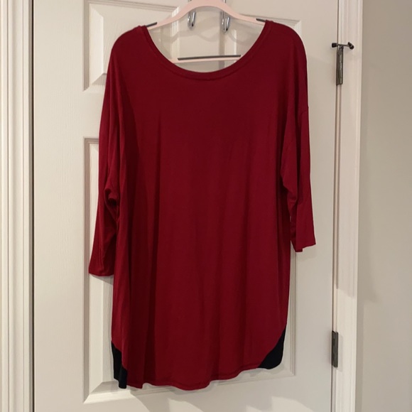 Lane Bryan red/maroon tunic - 3/4 sleeve size 18/20 - Picture 2 of 3